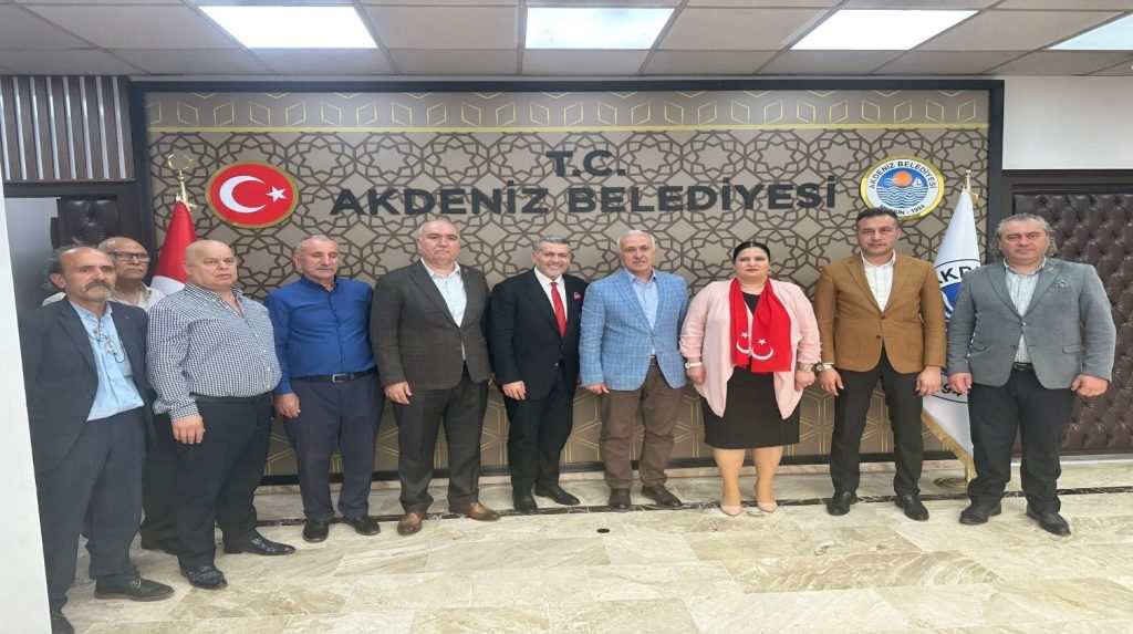 MHP Mersin Milletvekili adayı Dr. Levent UYSAL Akdeniz Belediye Başkanı Mustafa GÜLTAK’ı ziyaret etti. 23423 1024x573
