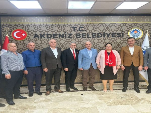 MHP Mersin Milletvekili adayı Dr. Levent UYSAL Akdeniz Belediye Başkanı Mustafa GÜLTAK’ı ziyaret etti. 23423 600x450  HABERLER 23423 600x450