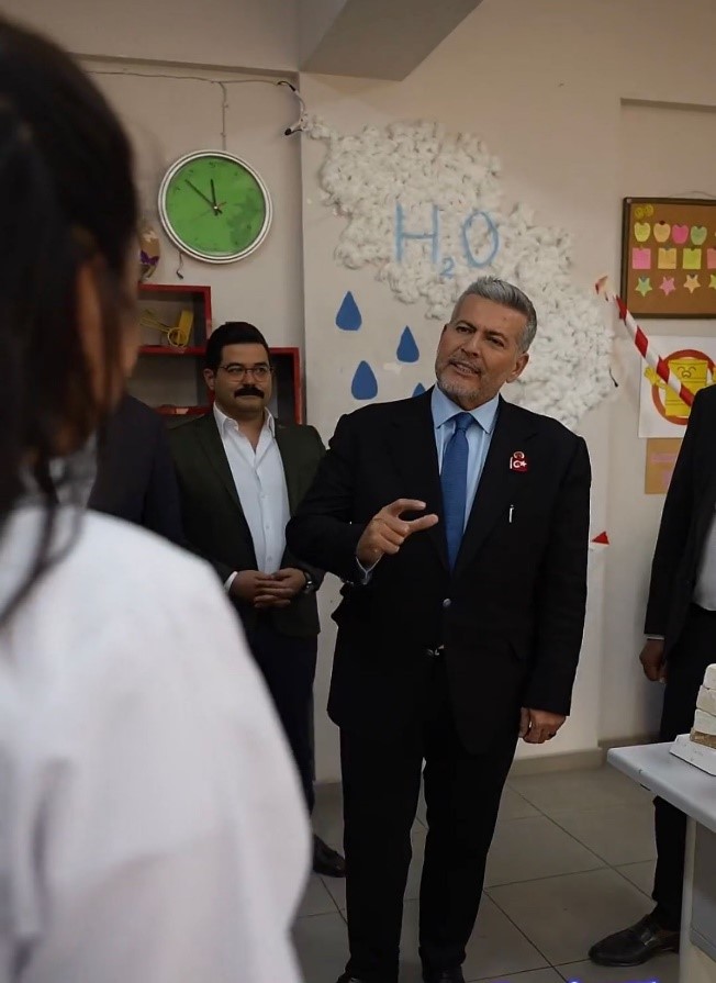 MHP Mersin Milletvekili adayı Dr. Levent UYSAL Özel Şişecam Mesleki ve Teknik Anadolu Lisesi’ni ziyaret etti. asdasd