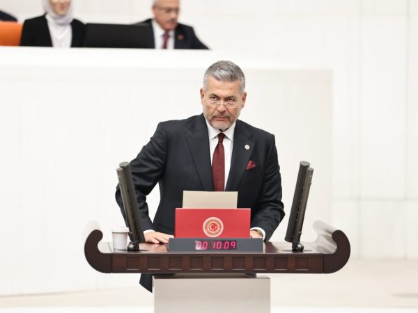 MHP Mersin Milletvekili Levent UYSAL&#8217;da yemin ederek, görevine başladı. 44 600x450  ANA SAYFA 44 600x450